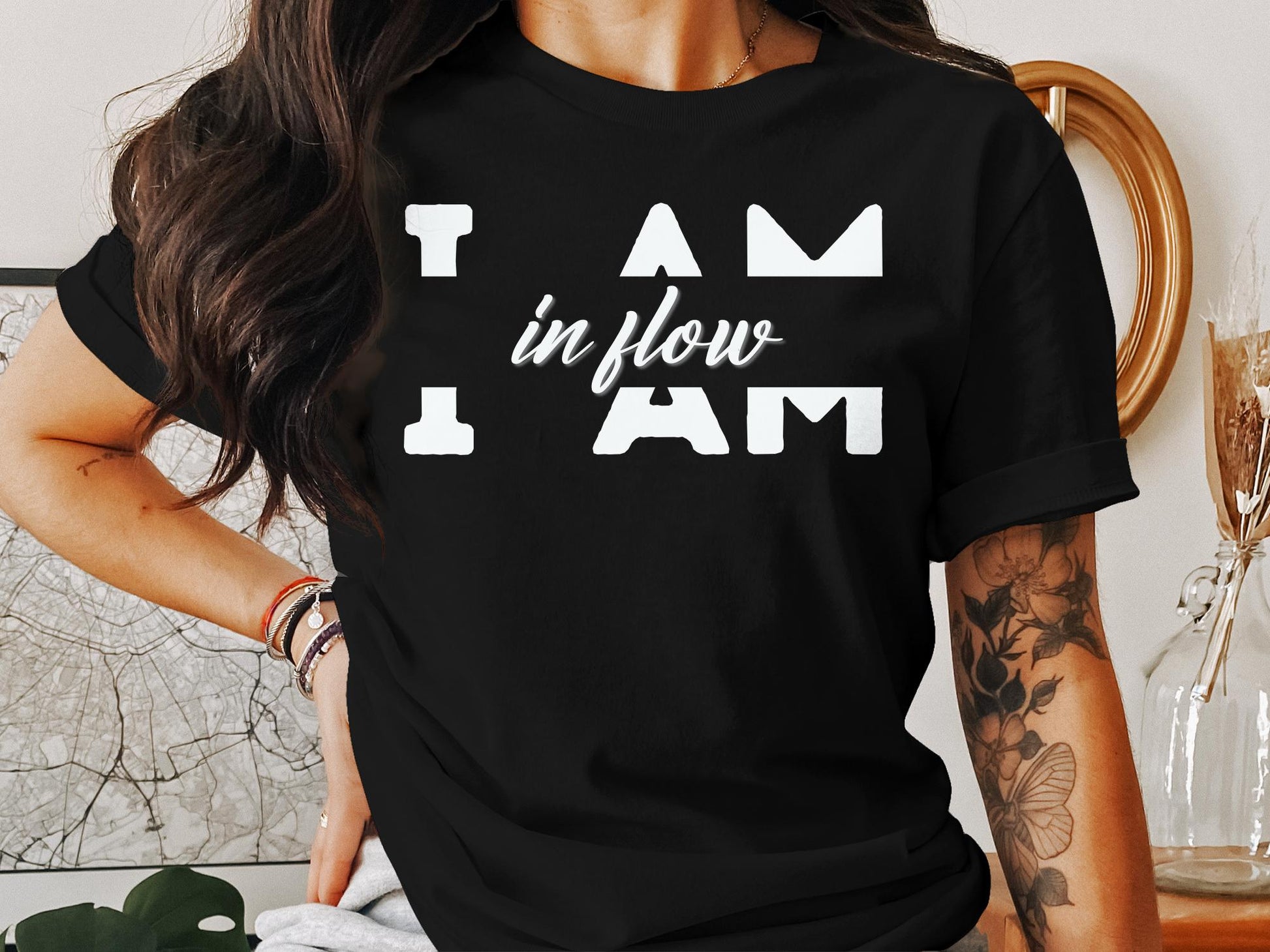 I Am in Flow - An encouraging and motivating Affirmation Quote T-shirt.